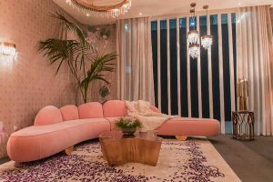 SALA COM A COR LIVING CORAL PANTONE 2019